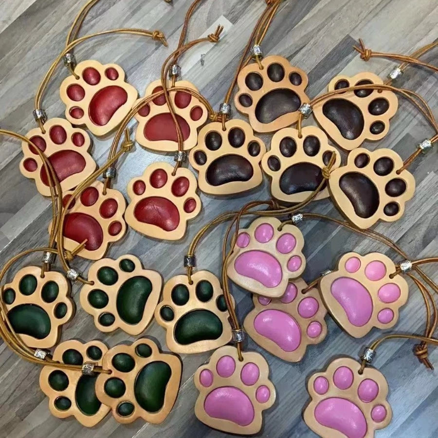 Handmade Leather Cat Paw Charm – Cute 3D Keychain Gift for Cat Lovers