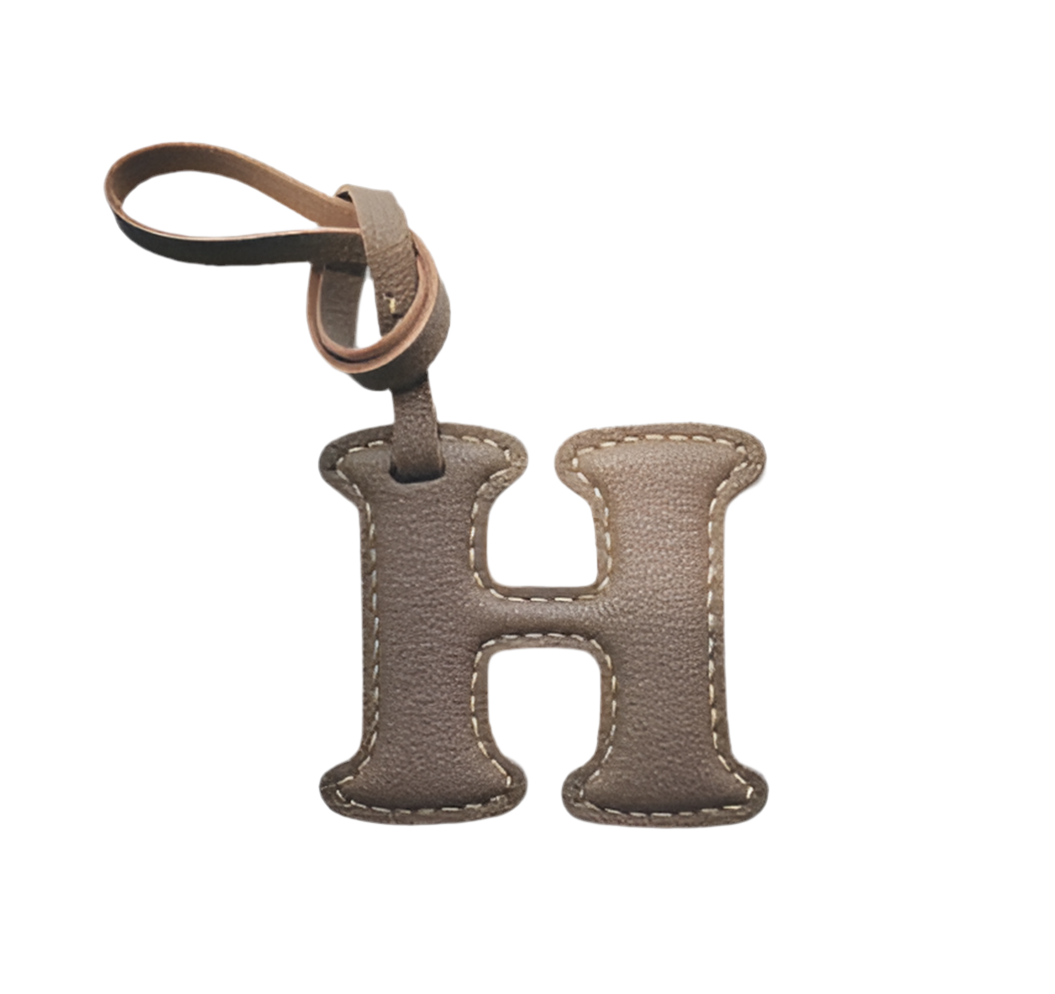 Custom Leather Initial Keychain – Personalized Alphabet Bag Charm Gift