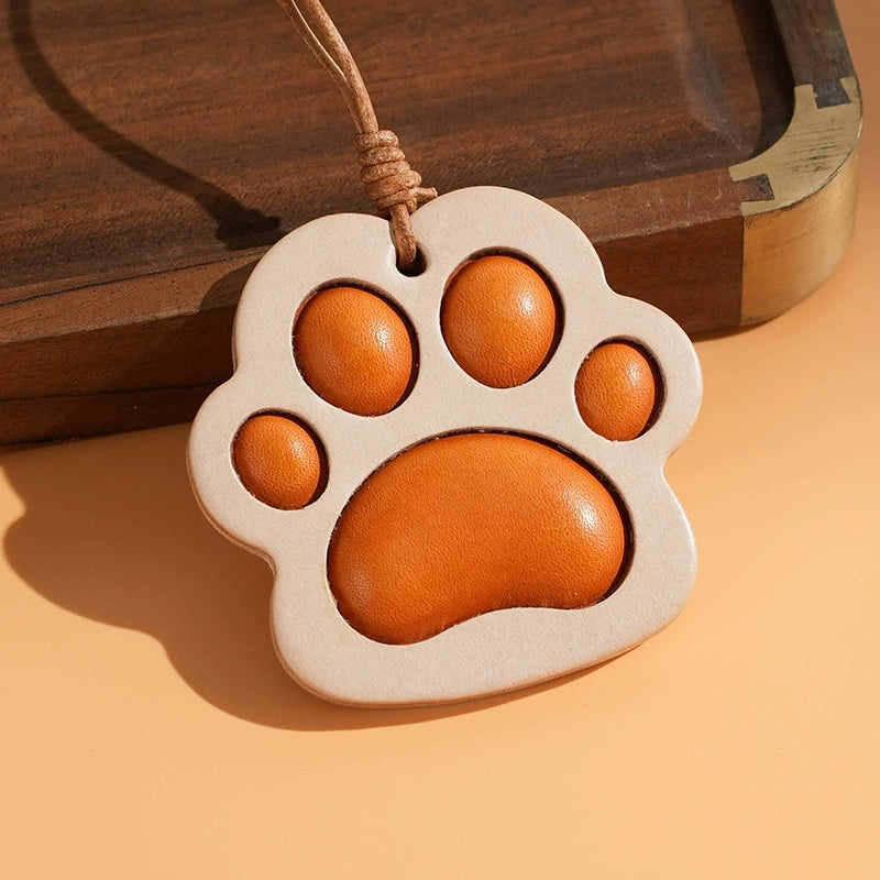 Handmade Leather Cat Paw Charm – Cute 3D Keychain Gift for Cat Lovers